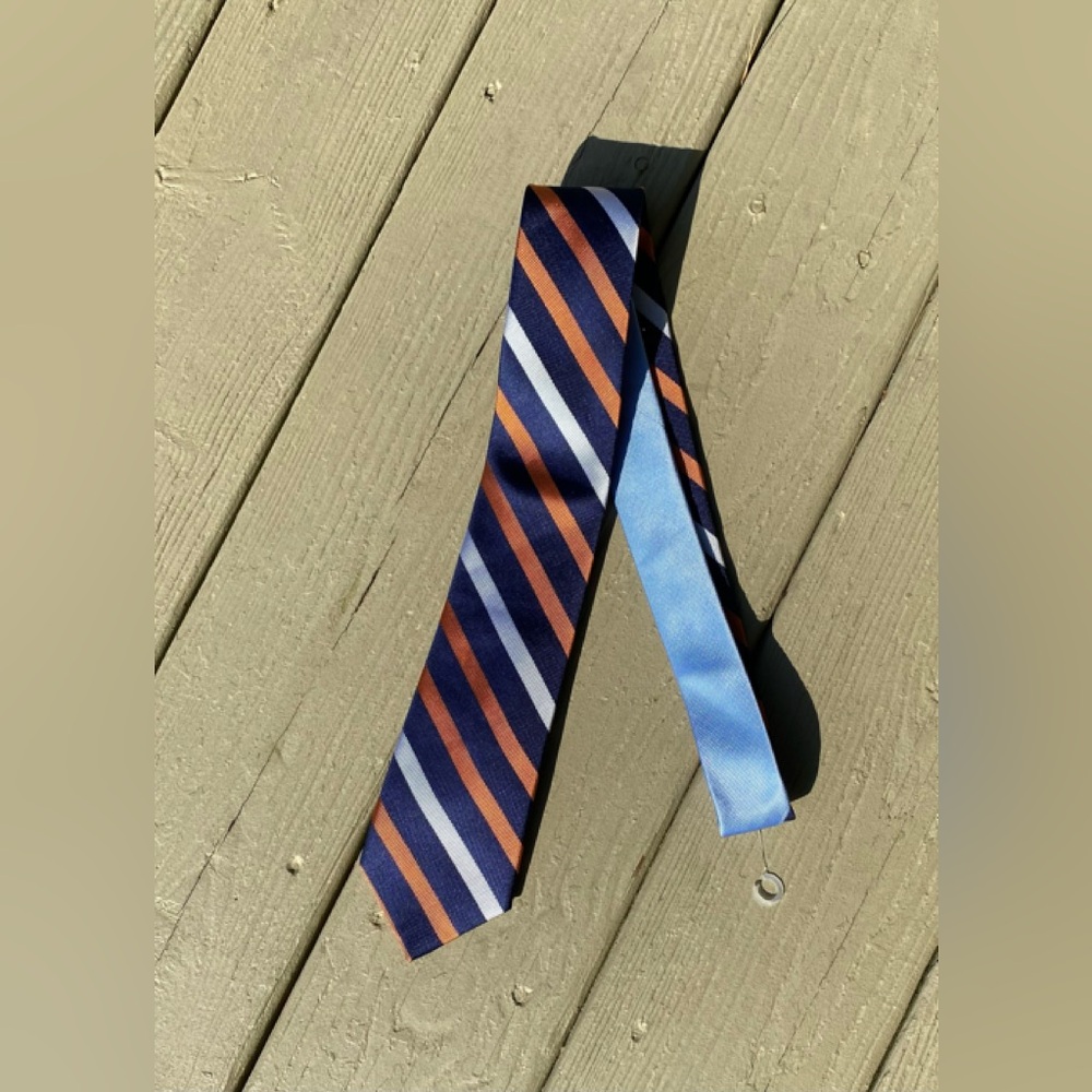 NWOT Tommy Hilfiger - Elegant navy/orange/white striped silk tie, 59”L x 3”W
